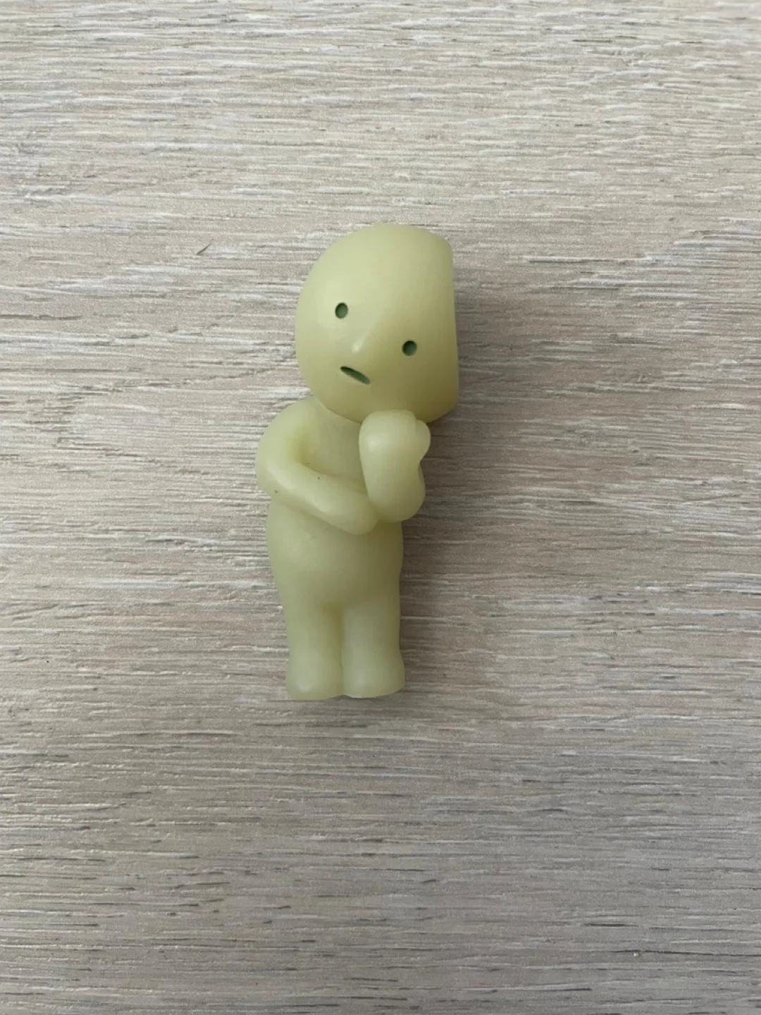 Smiski Glow in the dark collectible figurine image indicator(2)