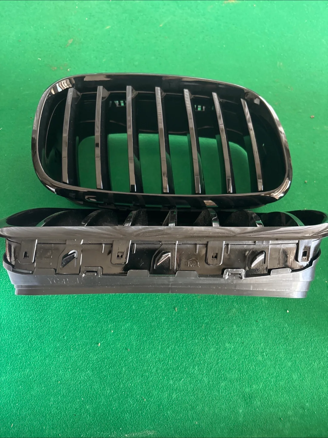 BMW Gloss Black Double Slat Kidney Grilles image indicator(3)