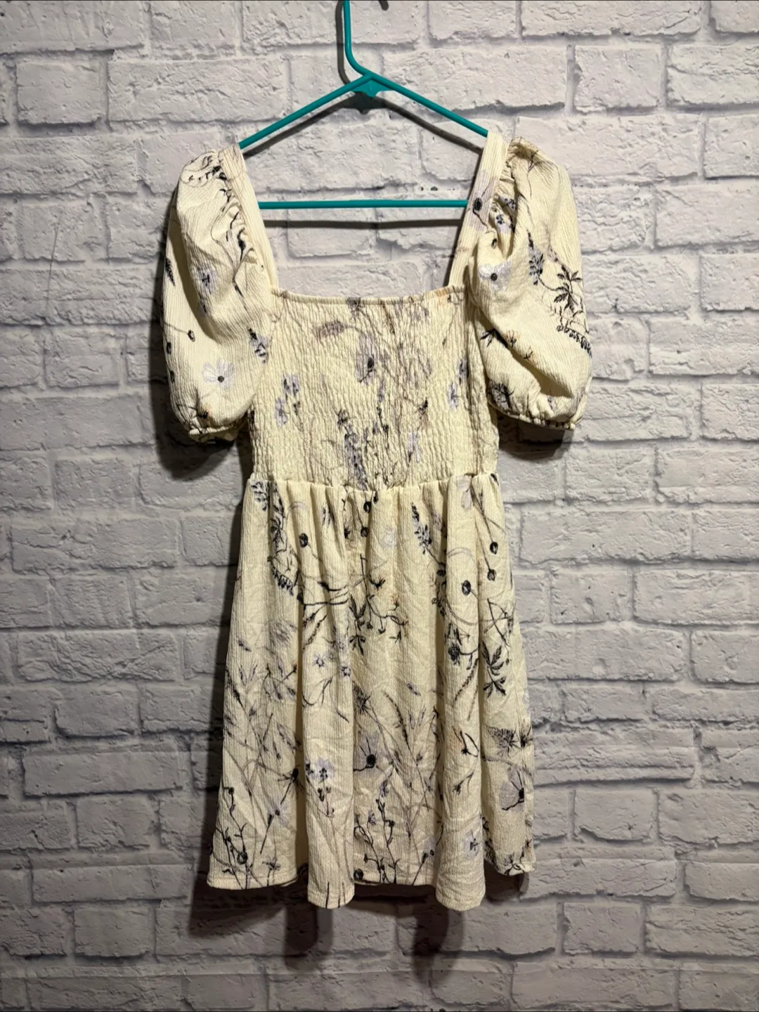 H&M Floral Puff Sleeve Dress - Size S image indicator(2)