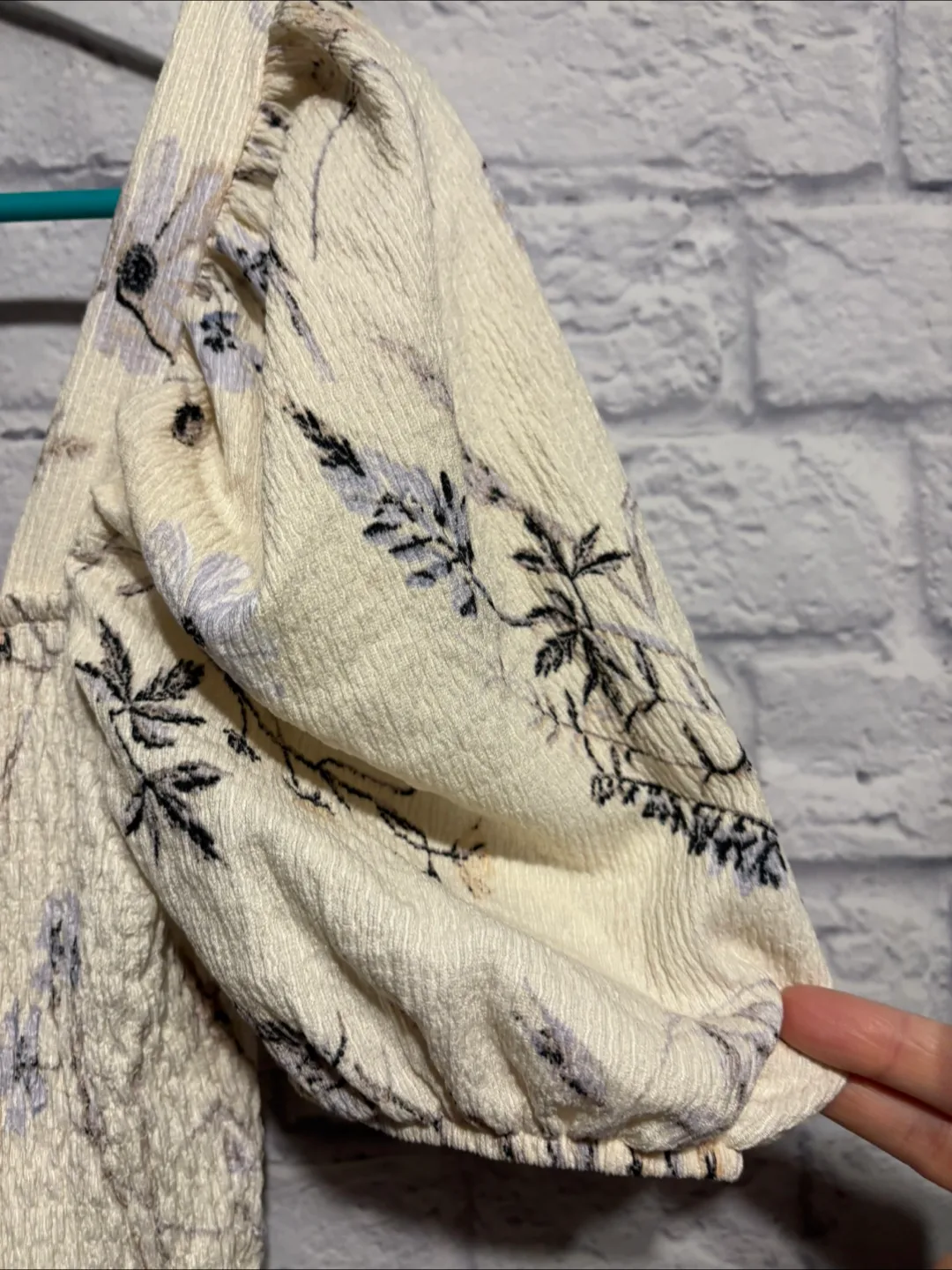 H&M Floral Puff Sleeve Dress - Size S image indicator(5)