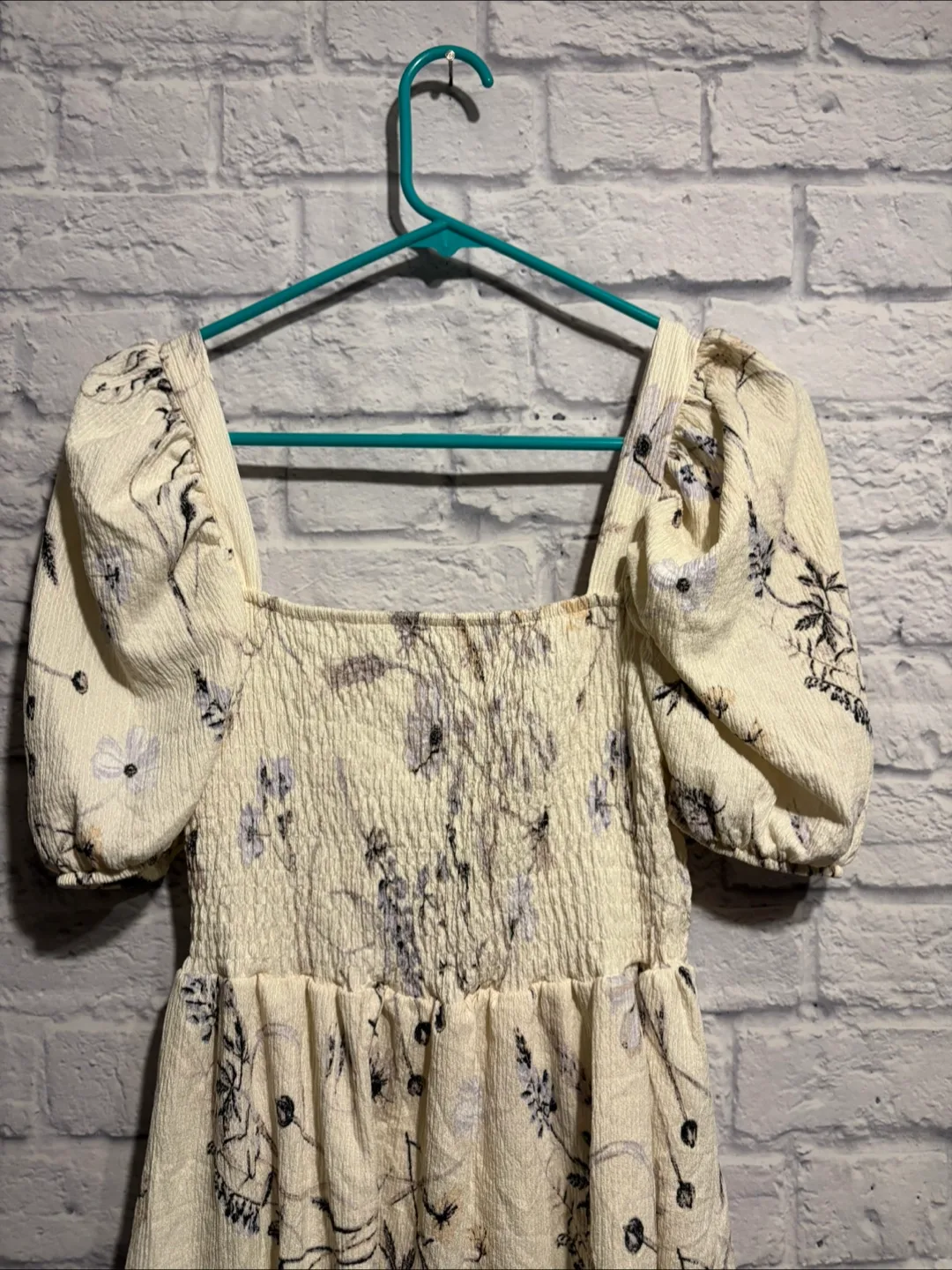 H&M Floral Puff Sleeve Dress - Size S image indicator(3)