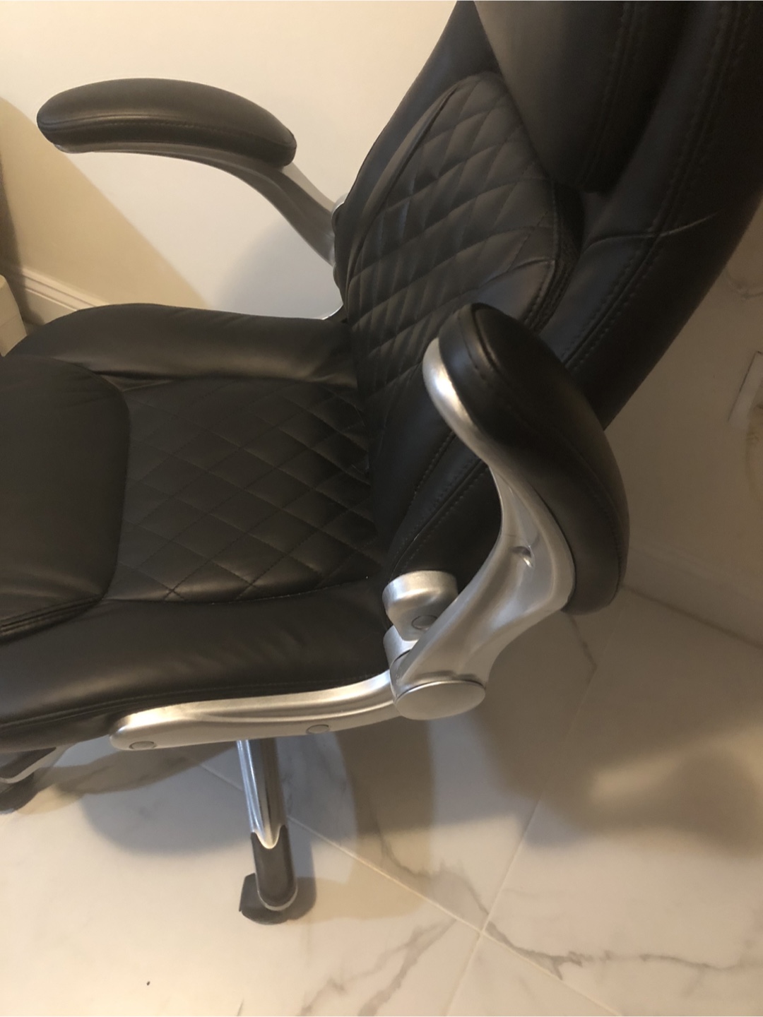 Black Rolling Office Chair with adjustable Back Support - photo 5