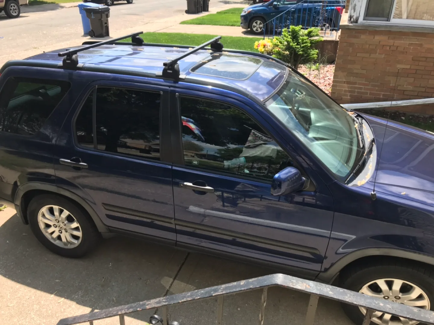 Honda CR-V SUV - Blue thumbnail