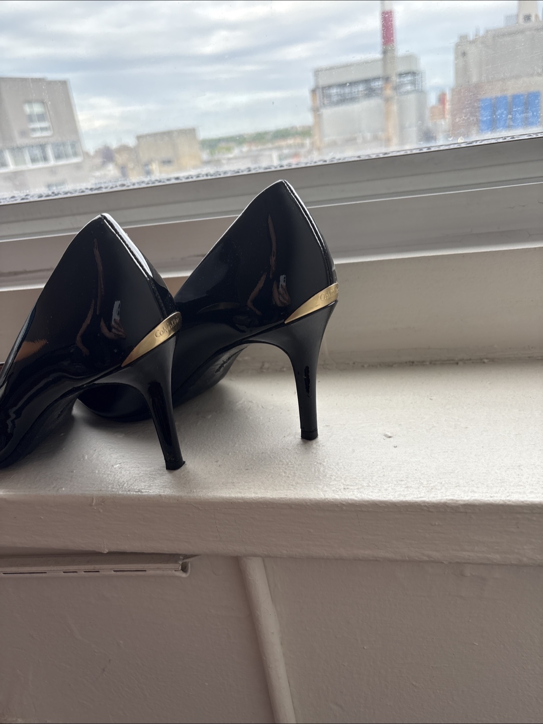 Calvin Klein Black Patent Leather Heels - photo 2