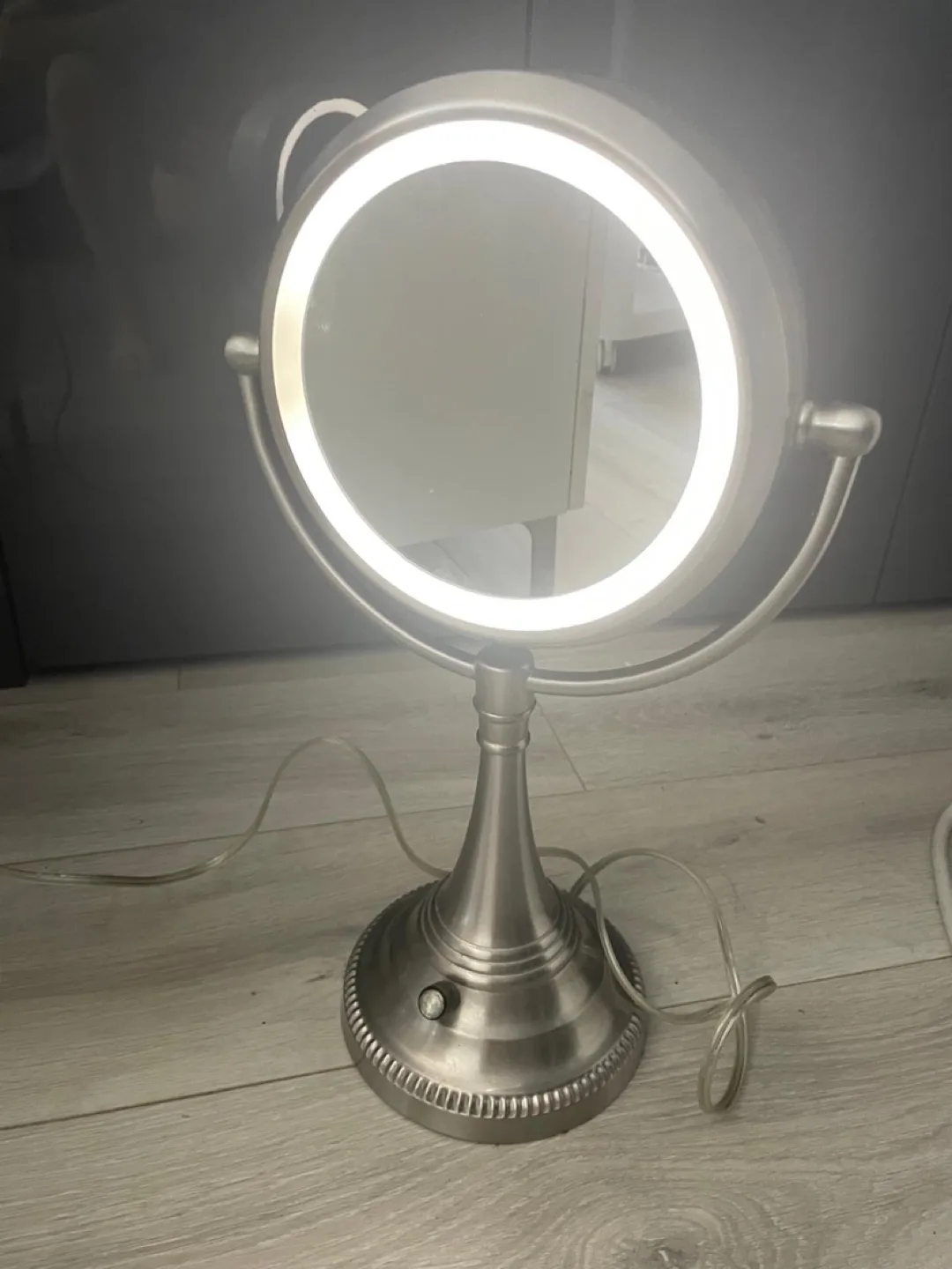Lighted vanity mirror thumbnail