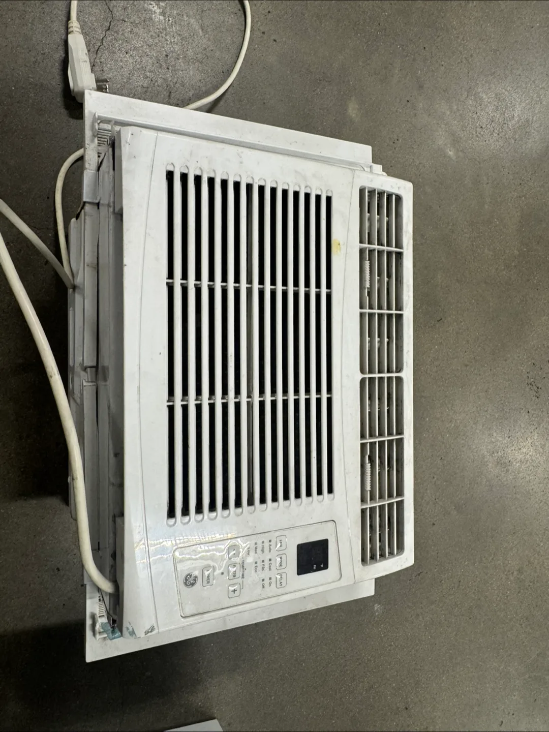 Ac 6.000 btu free delivery thumbnail