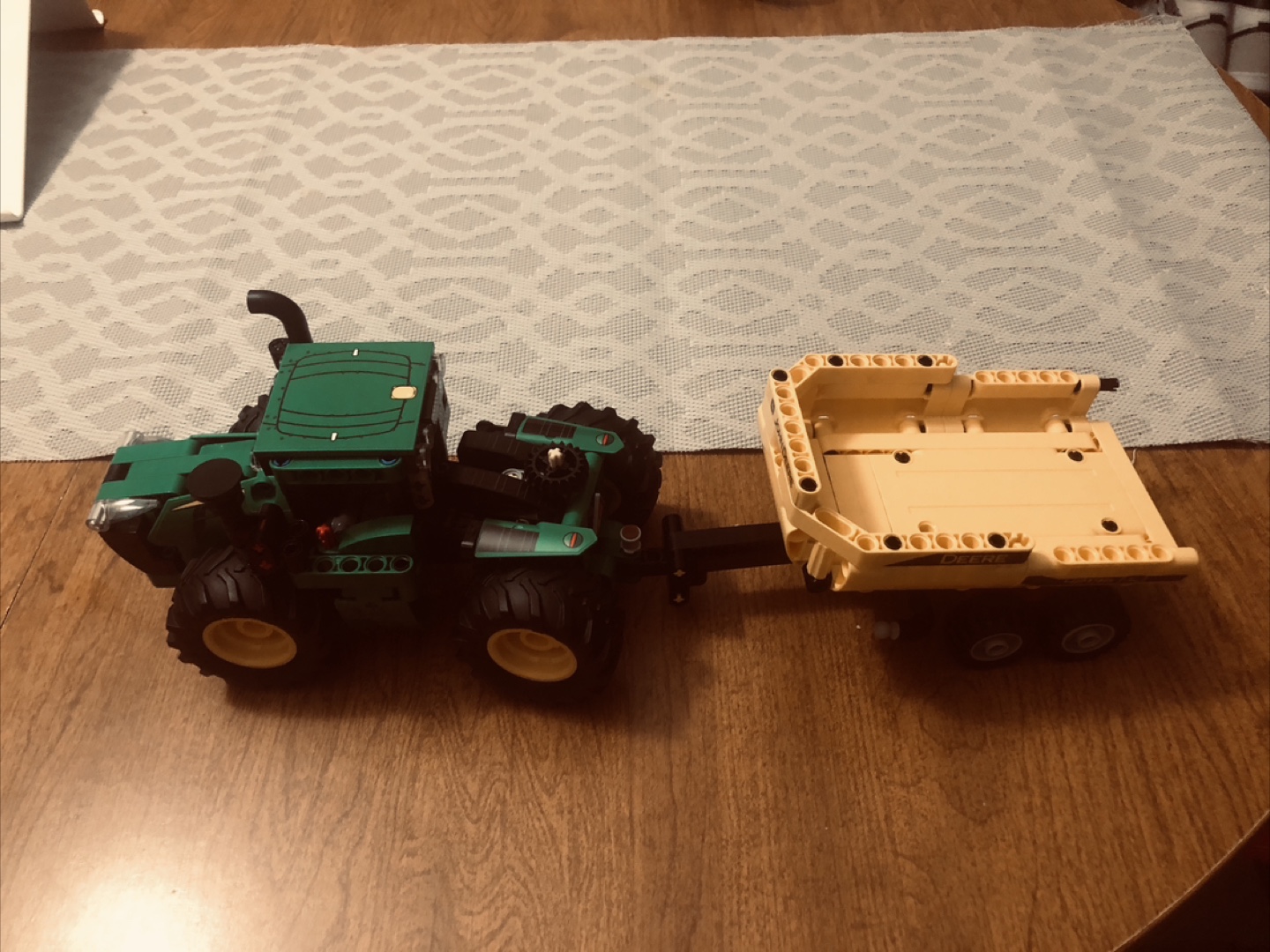 🇨🇦 LEGO Technic John Deere 9620R 4WD Tractor 42136 - photo 2