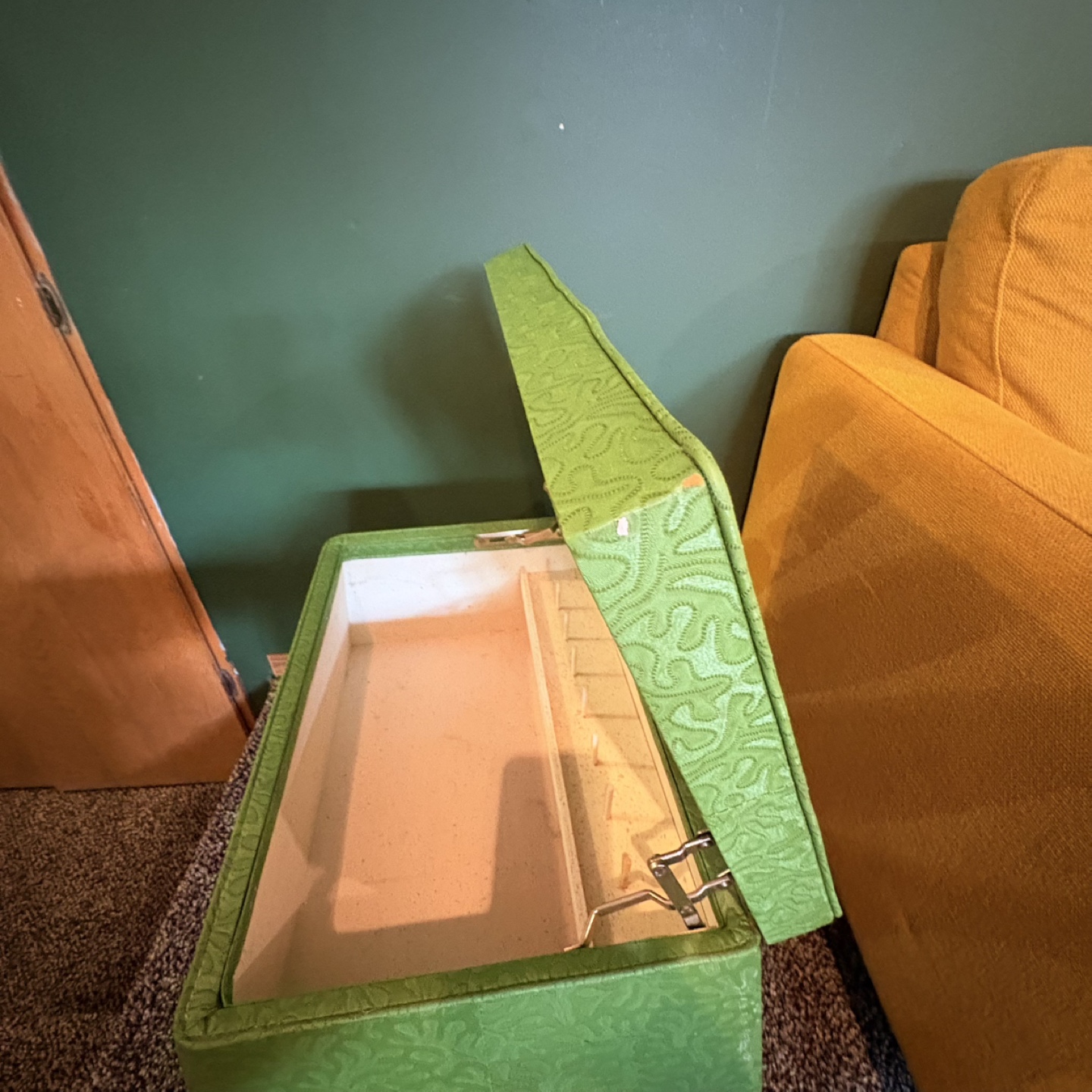 Vintage Green Upholstered Sewing Box - photo 3