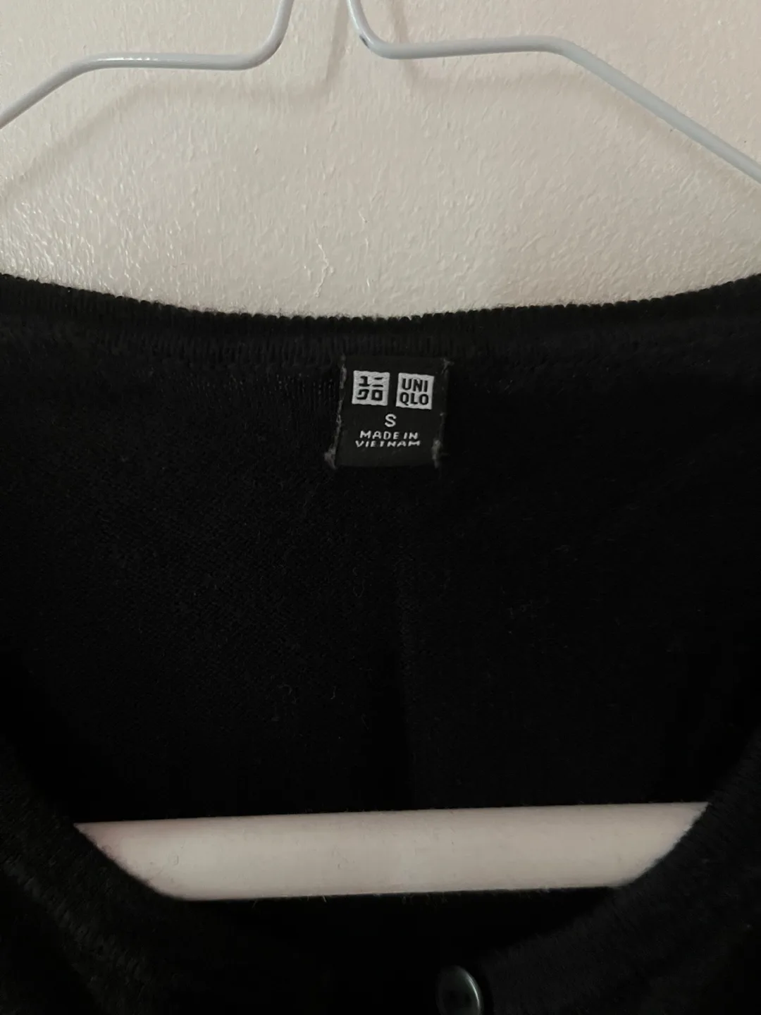 Uniqlo Cardigan (Small) image indicator(2)