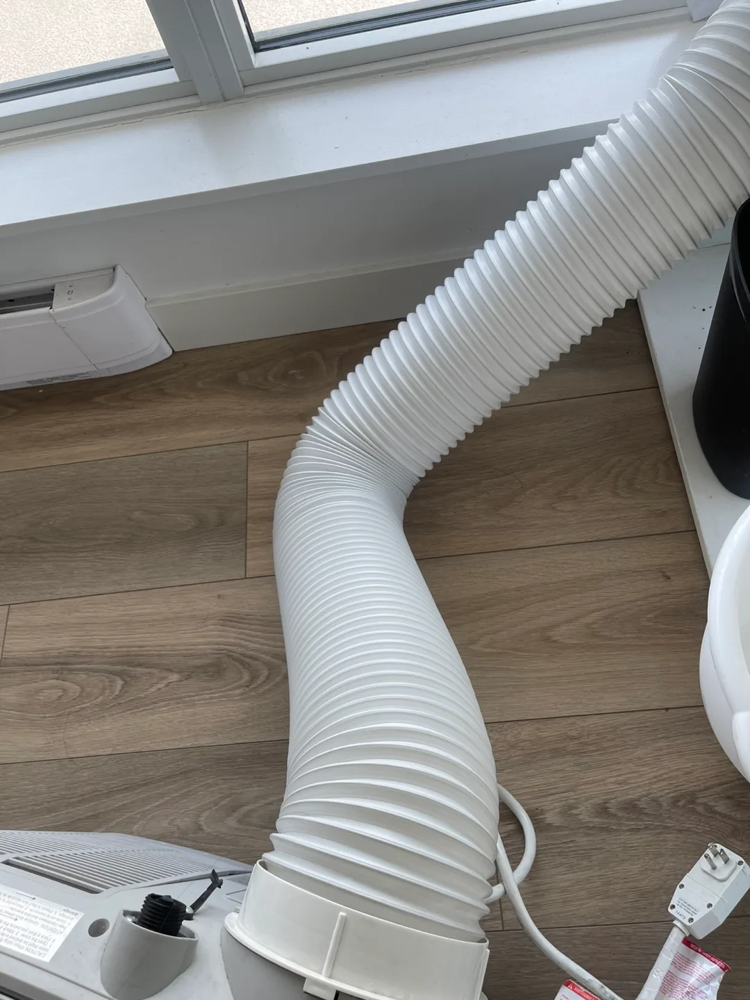 Danby Designer Portable Air Conditioner in white image indicator(4)