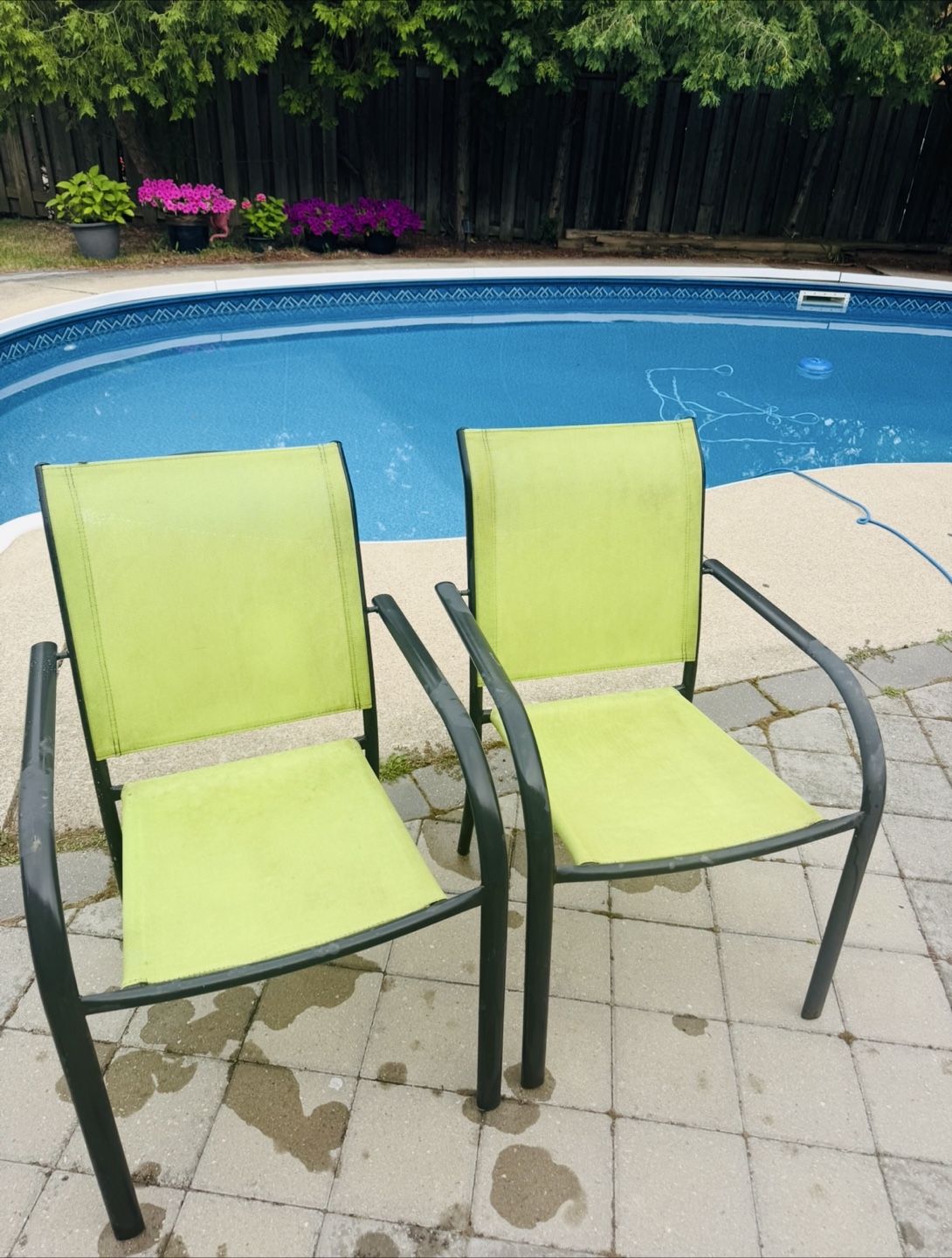 2 Green Chairs - perfect for summer - photo 2