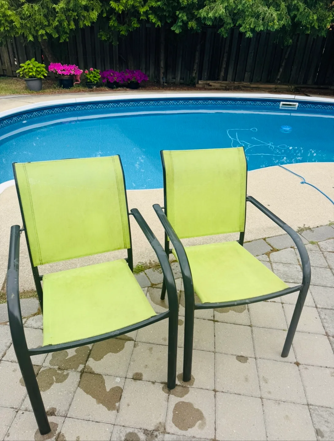 2 Green Chairs - perfect for summer image indicator(2)