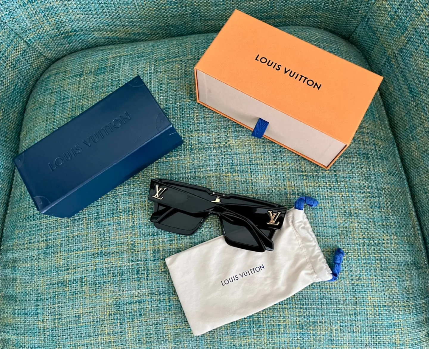 Louis Vuitton sunglasses thumbnail