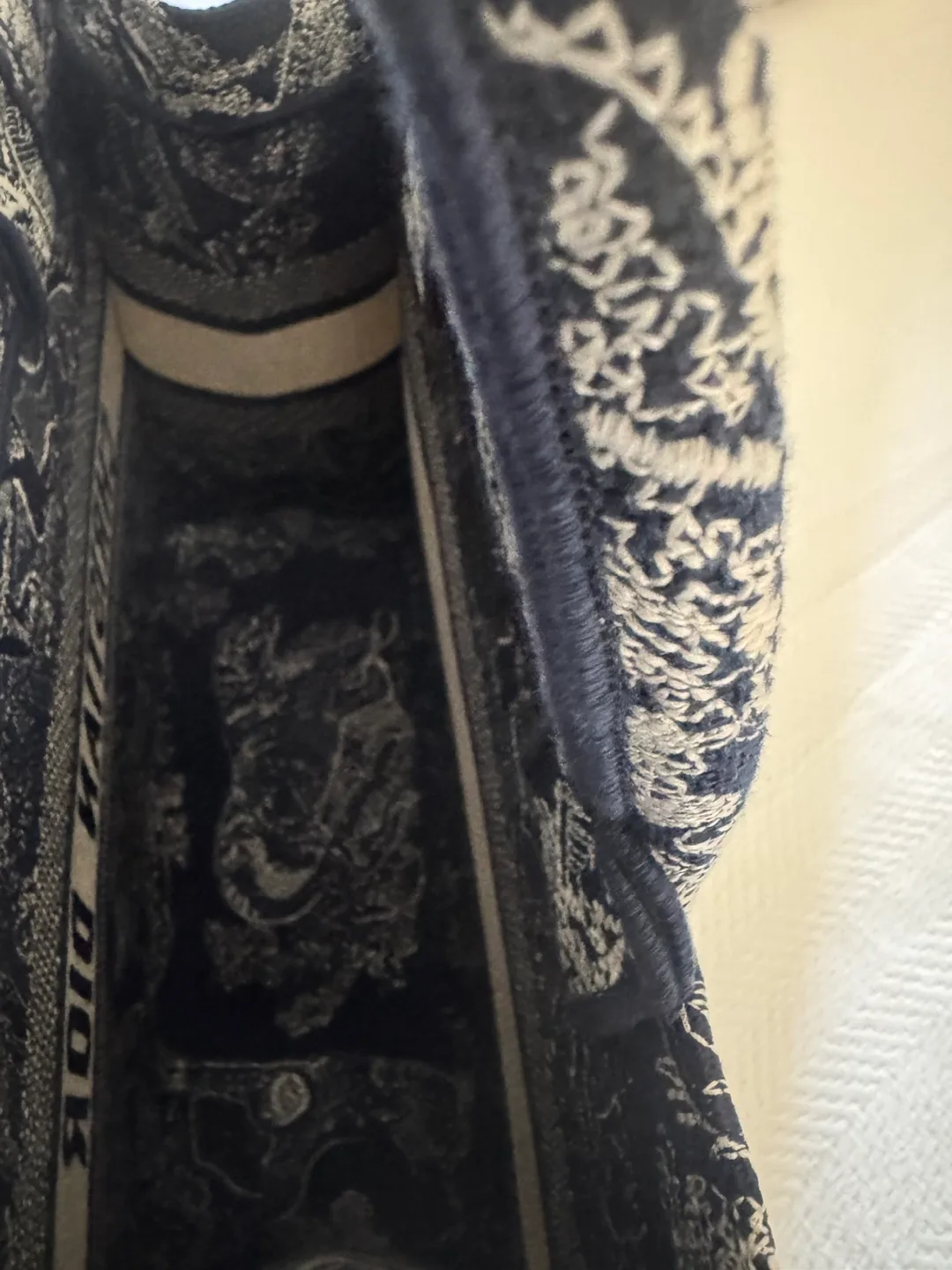 Christian Dior Book Tote Bag image indicator(3)