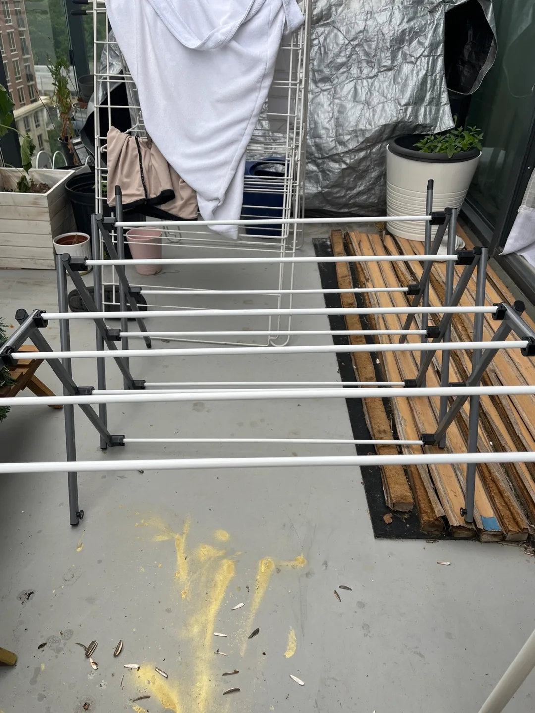 Folding Clothes Drying Rack thumbnail