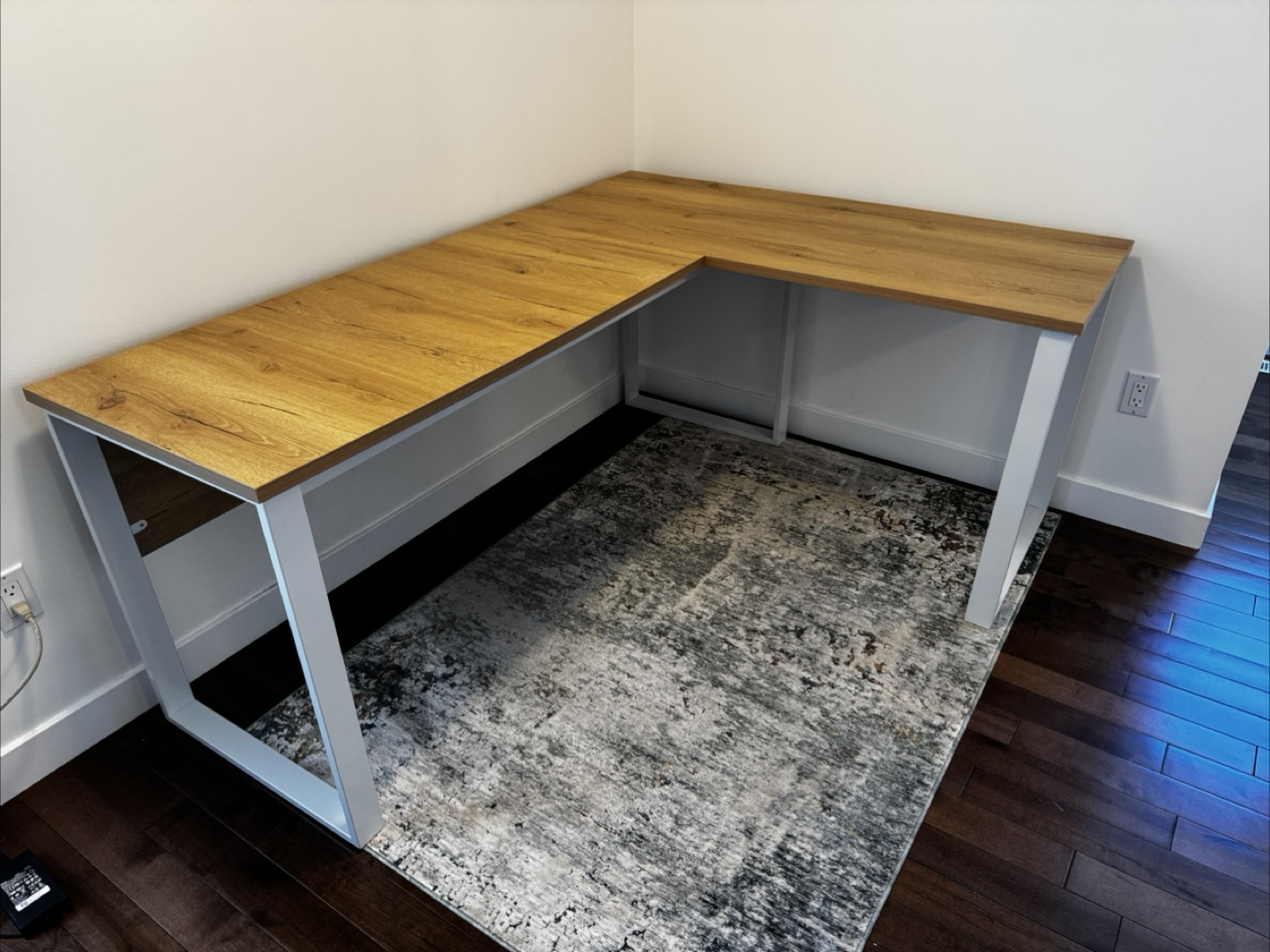 STRUCTUBE MICK reversible L-Shaped Desk with White Frame