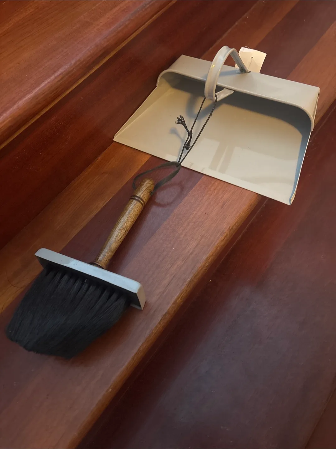 Metal Dustpan and Brush Set- New image indicator(7)