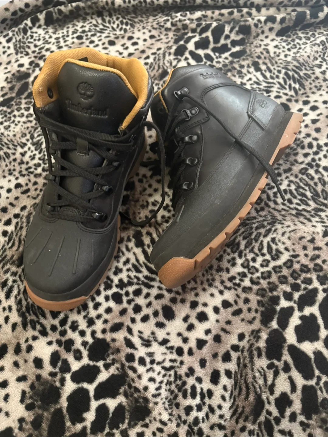 Timberland Black Boots - Size 6 (boys) thumbnail