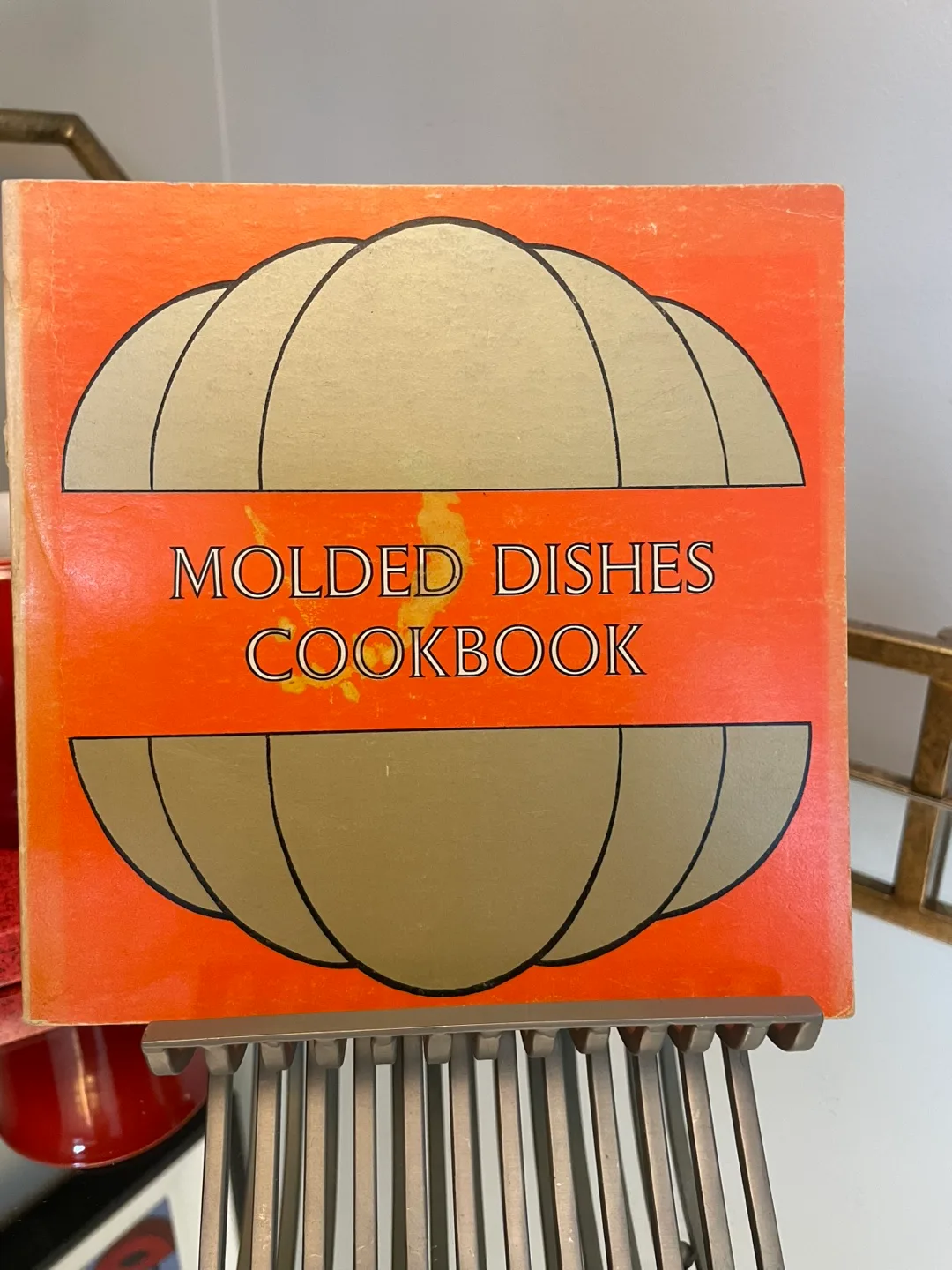 Vintage Molded Dishes Cookbook thumbnail