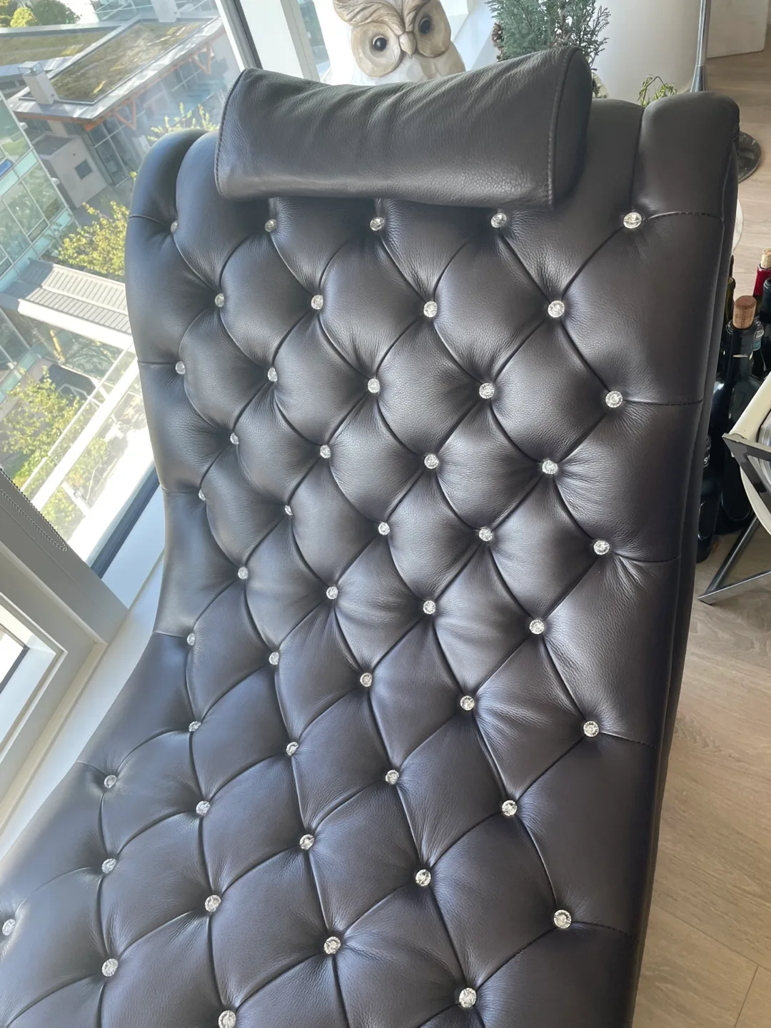 Dark brown Leather Chaise Lounge thumbnail