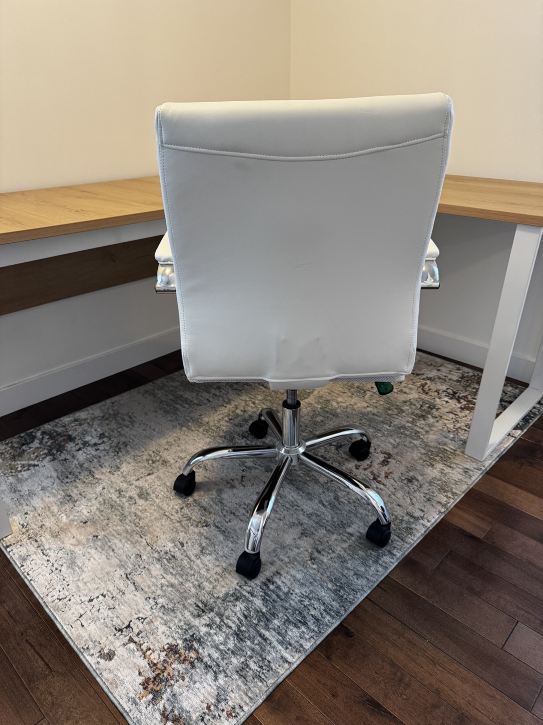 White Office Chair - photo 3