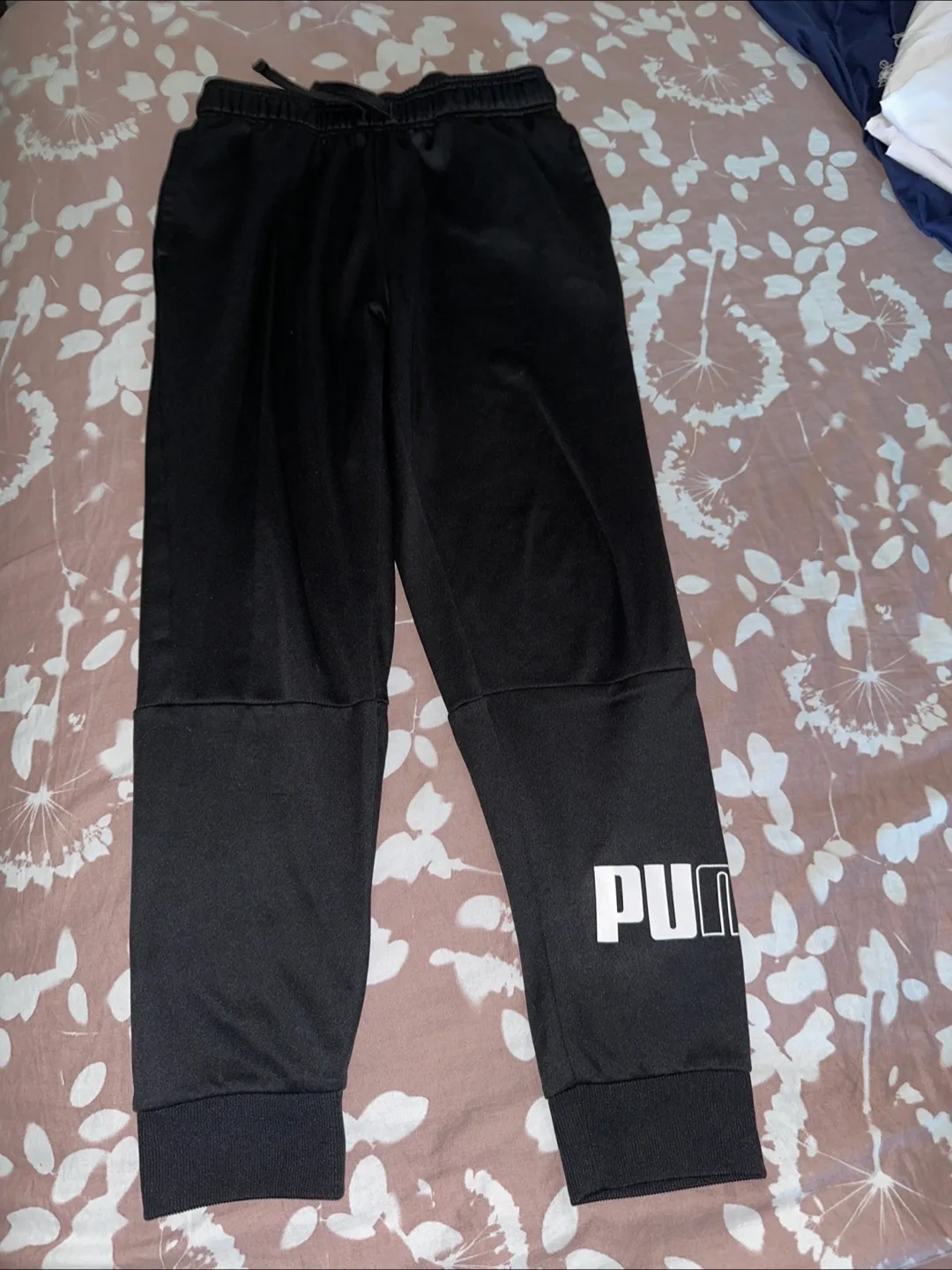 Puma Black Sweatpants - Size L thumbnail