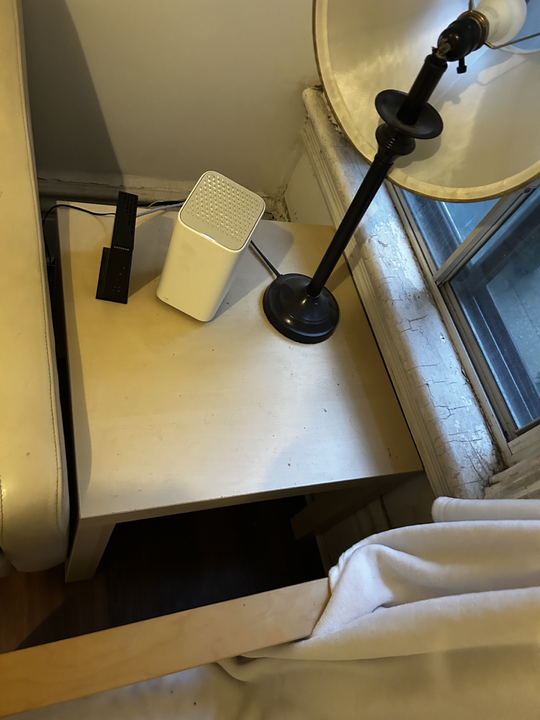 Side Table with Lamp