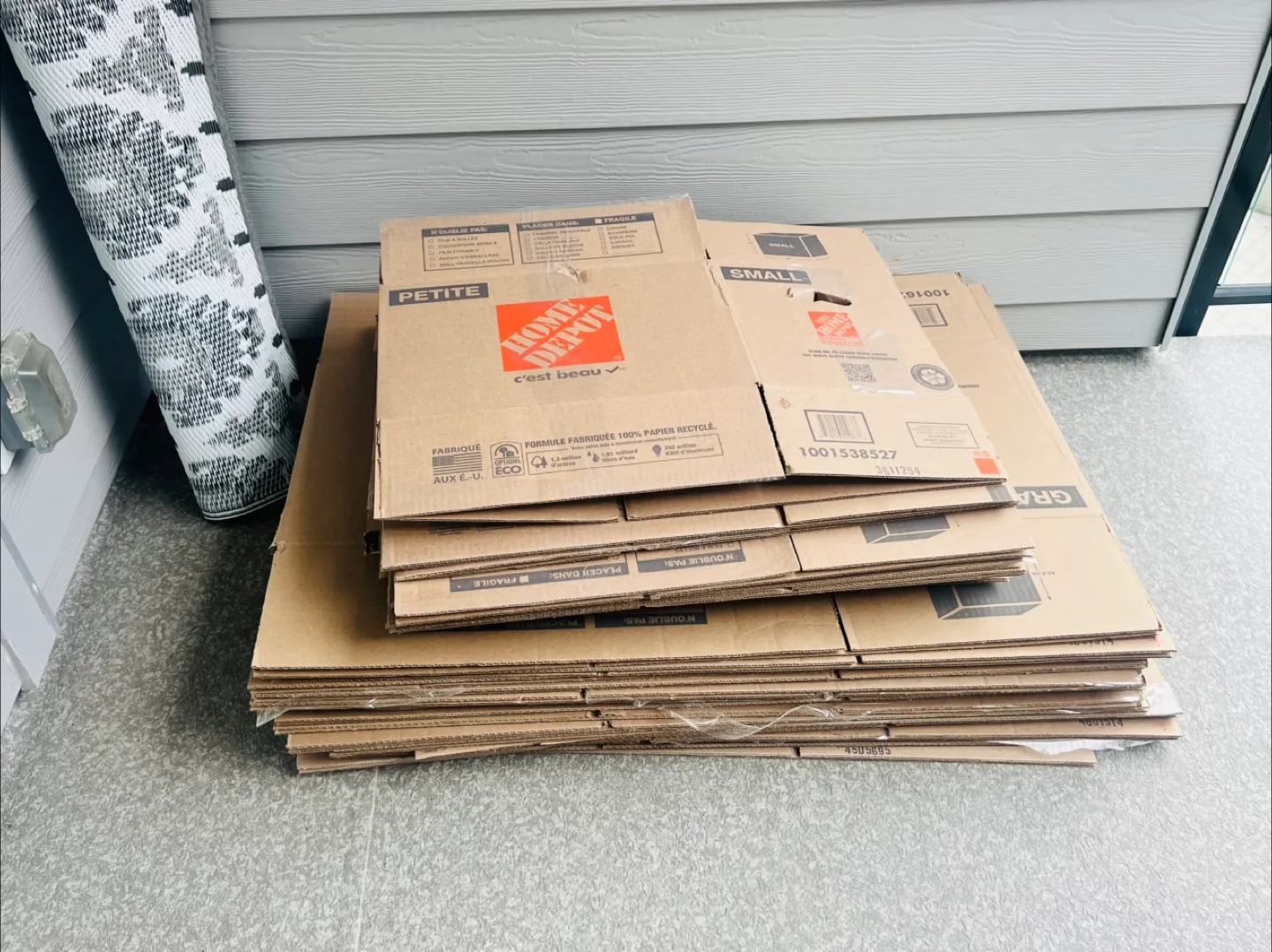 Moving boxes thumbnail