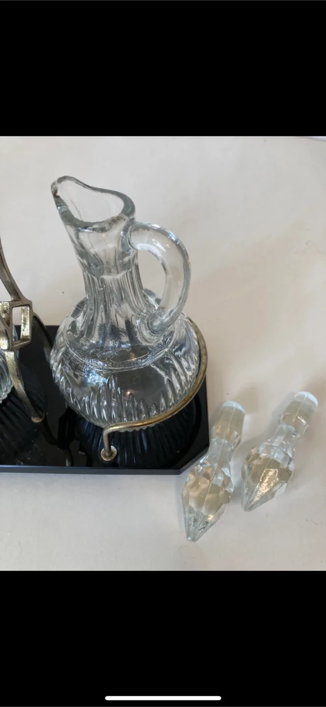 Vintage Clear Glass Oil & Vinegar Set image indicator(6)