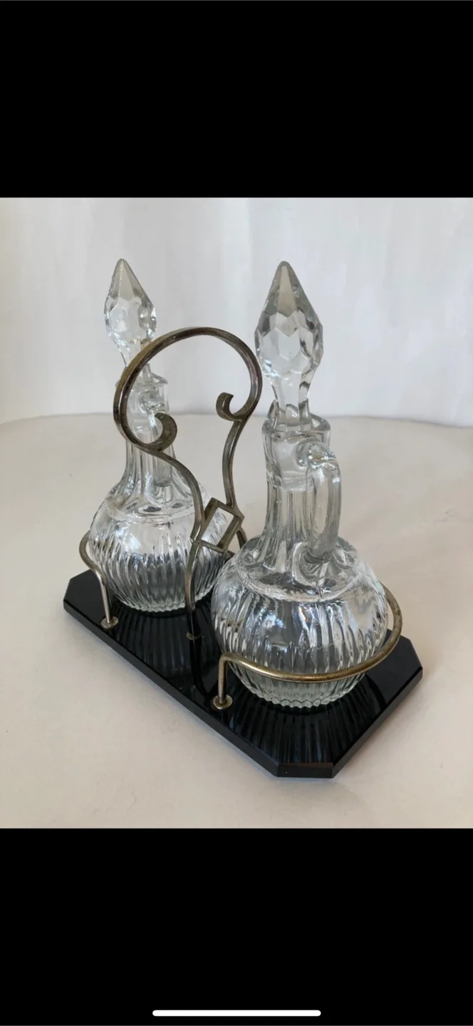 Vintage Clear Glass Oil & Vinegar Set image indicator(3)