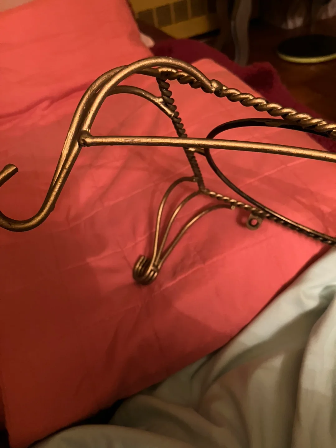 Gold-tone metal bowl holder thumbnail