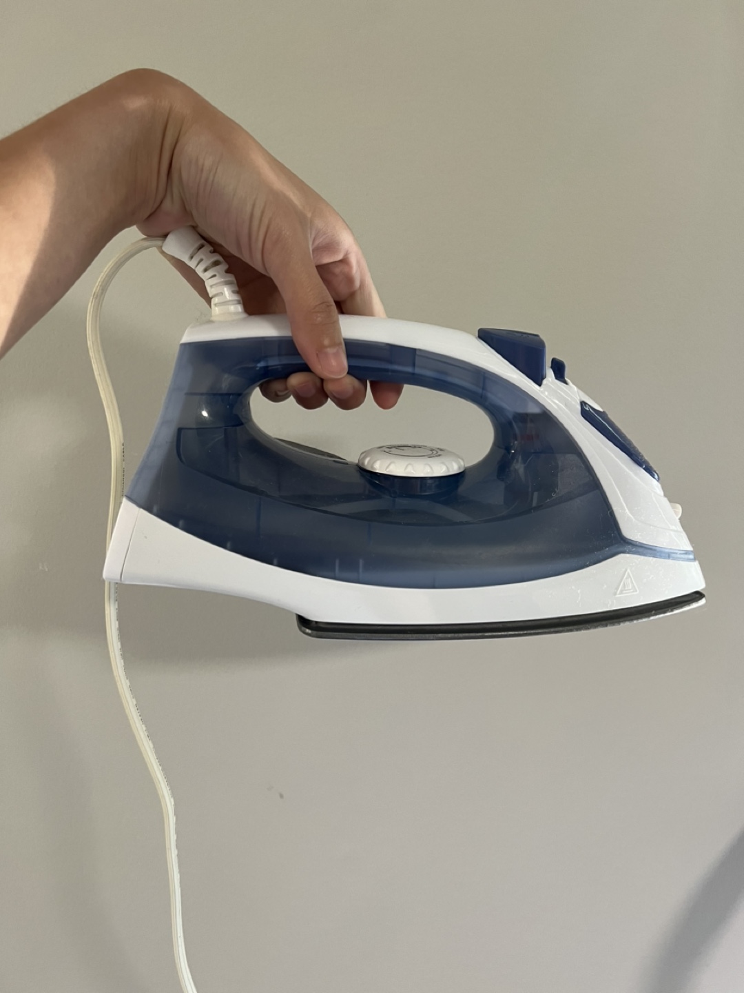 Utopia Home 1200 Watt Steam Iron