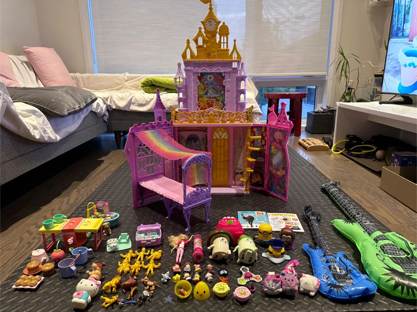 Disney Princess Fold n Go Celebration Castle + bundle toys thumbnail
