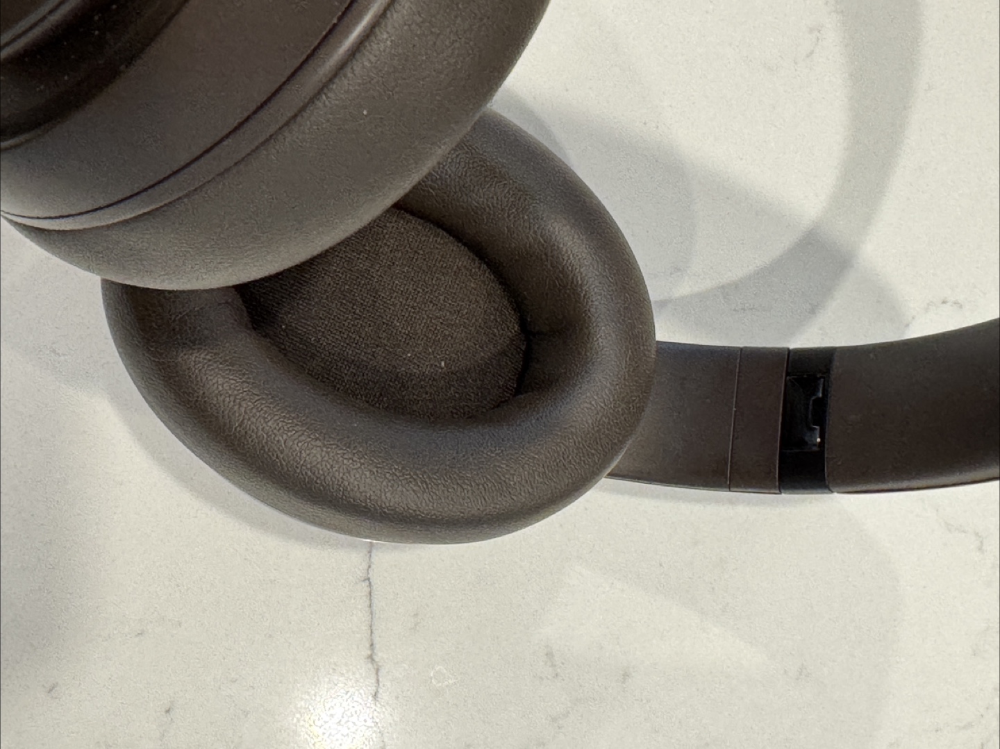 Beats Studio Pro – with Case & Accessories - photo 4