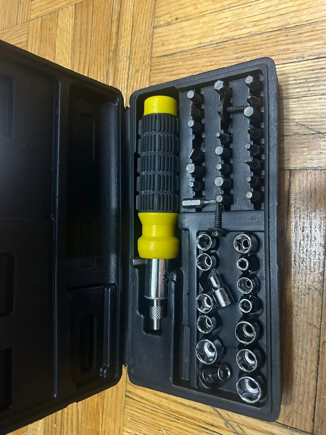 Screwdriver Bit Set thumbnail