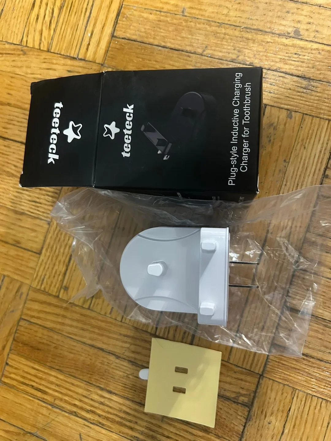 Teeteck Plug-style Inductive Toothbrush Charger thumbnail