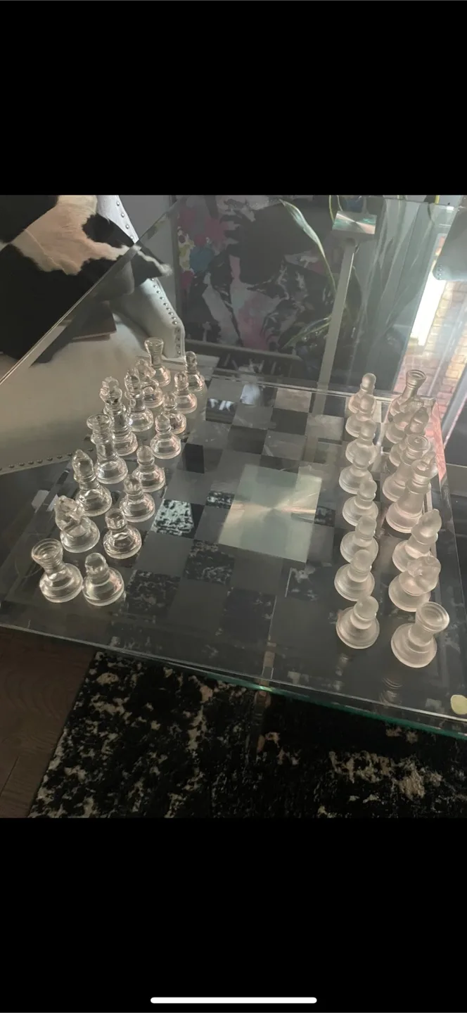 Glass Chess Set thumbnail