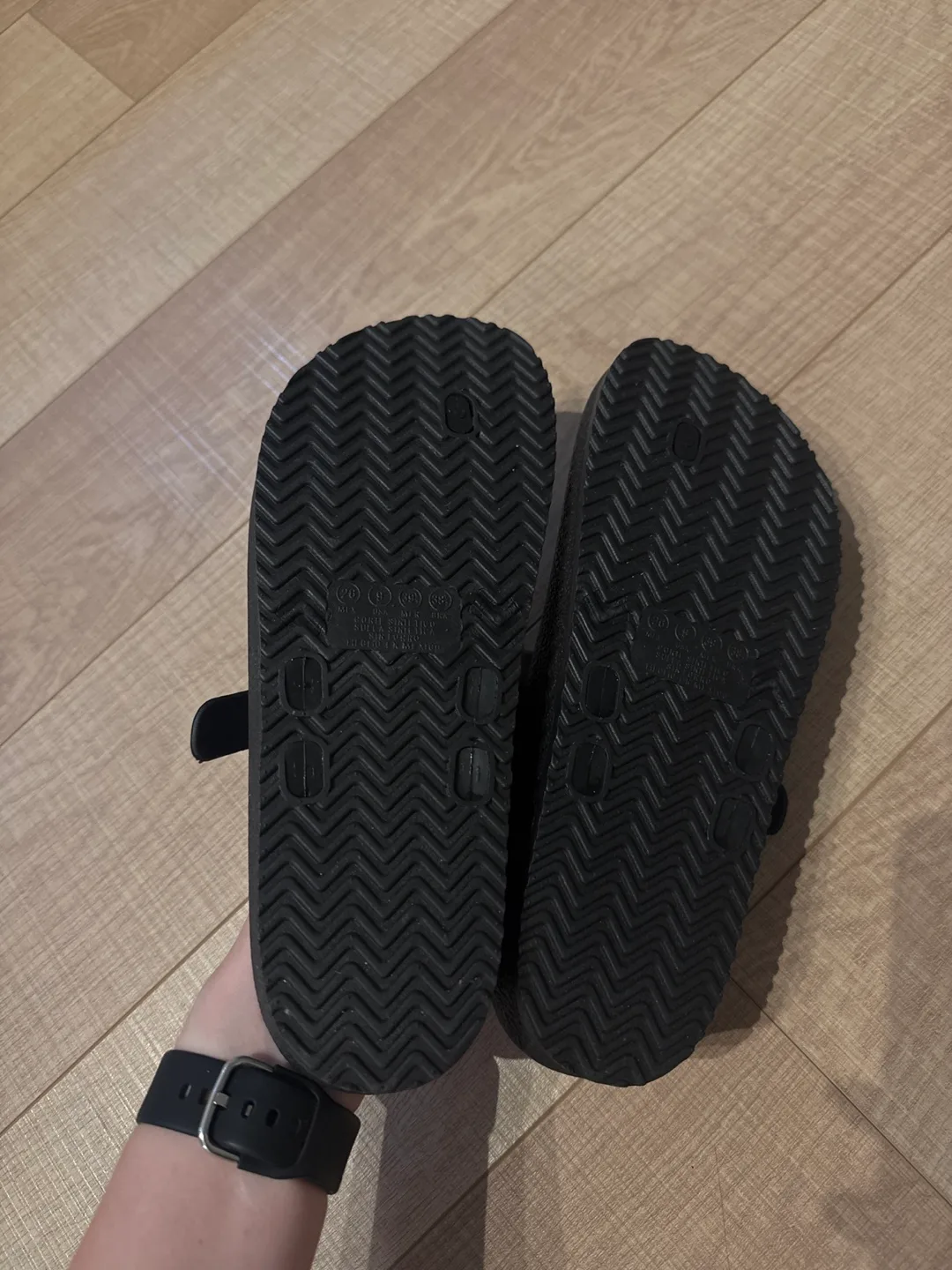 Ocean Pacific Black Flip Flops - Size 9 image indicator(5)