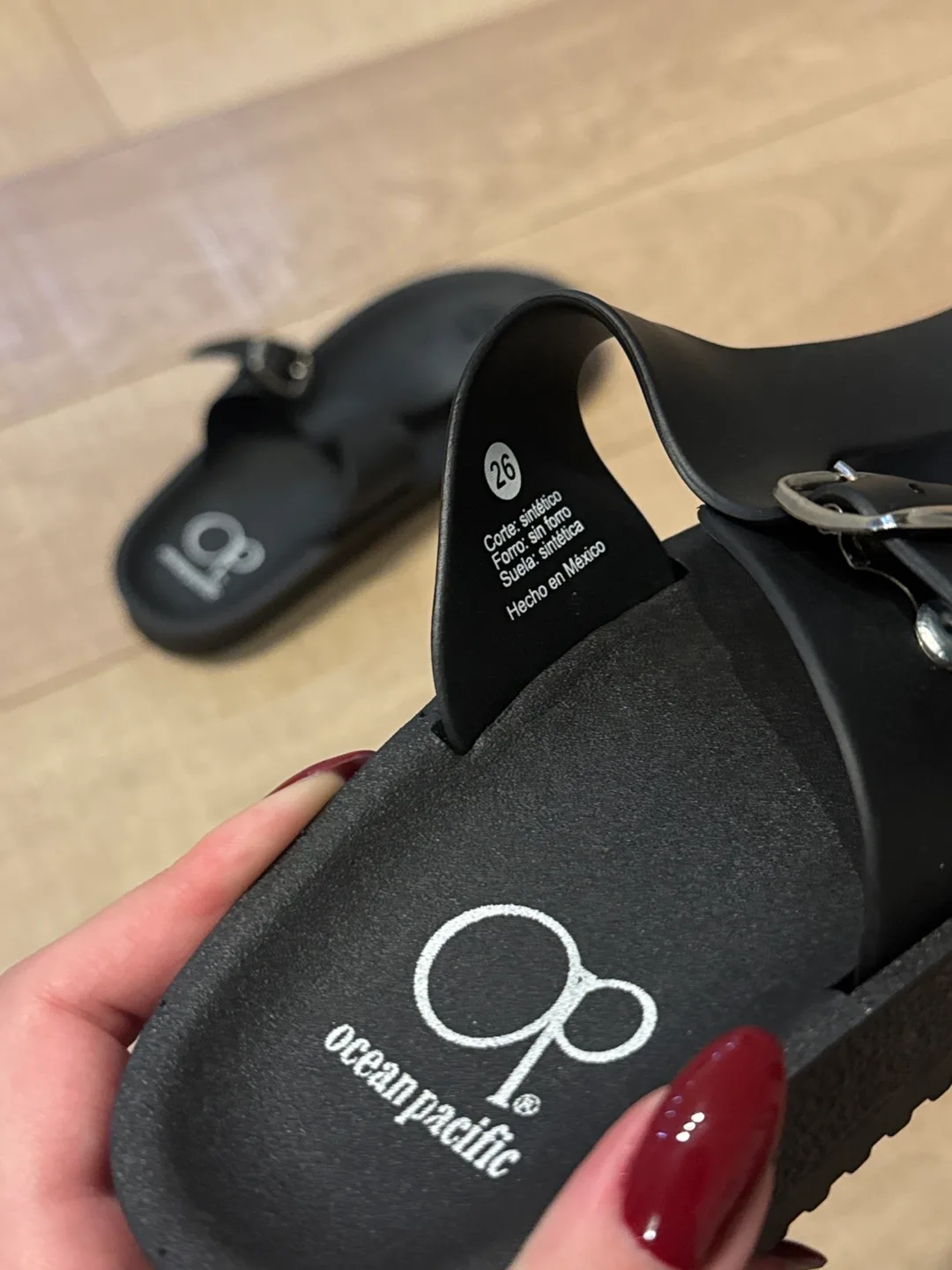 Ocean Pacific Black Flip Flops - Size 9 image indicator(2)