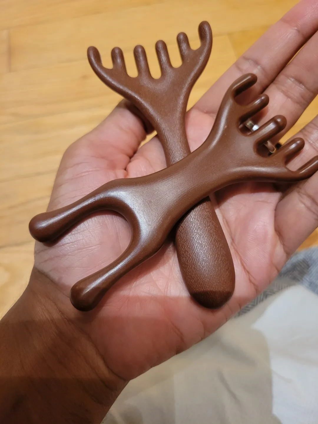 Two Wooden Scalp Massager thumbnail