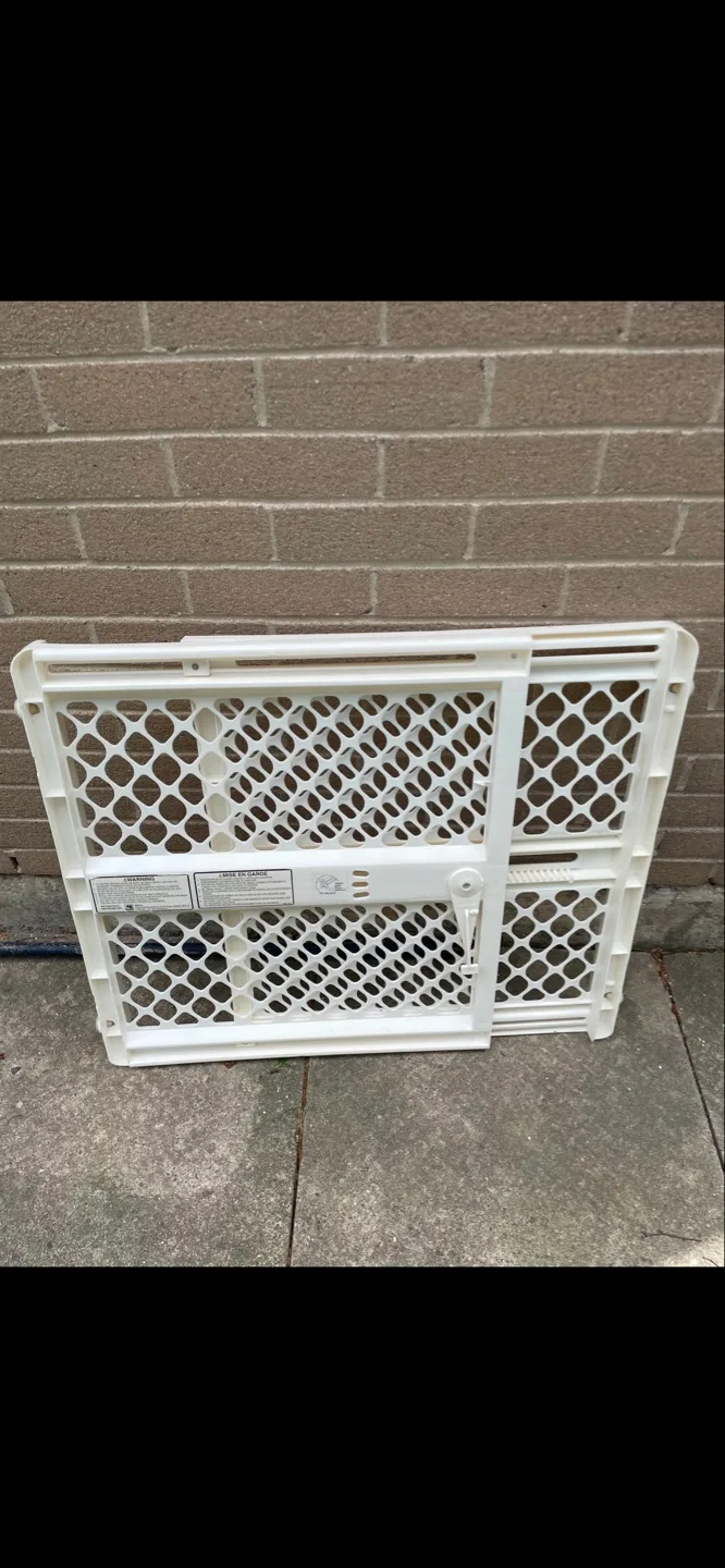 White Baby Gate thumbnail