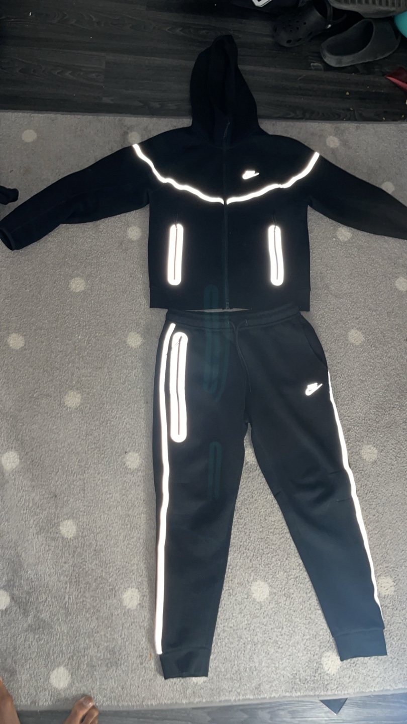 Black reflective Nike Tech Fleece  Set size small
