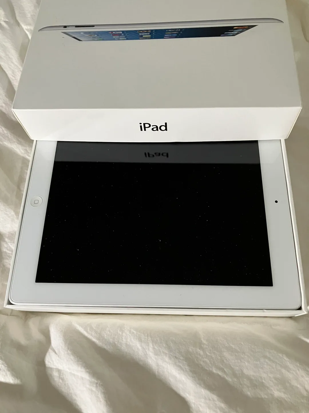 iPad - White thumbnail