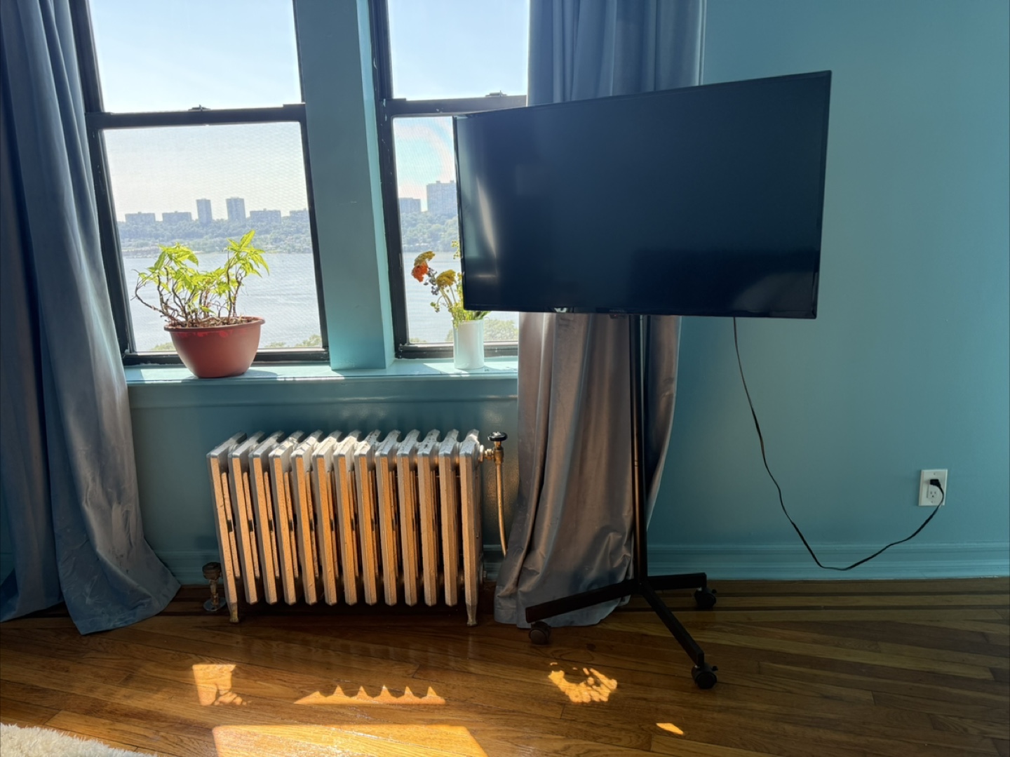 Smart TV with Stand