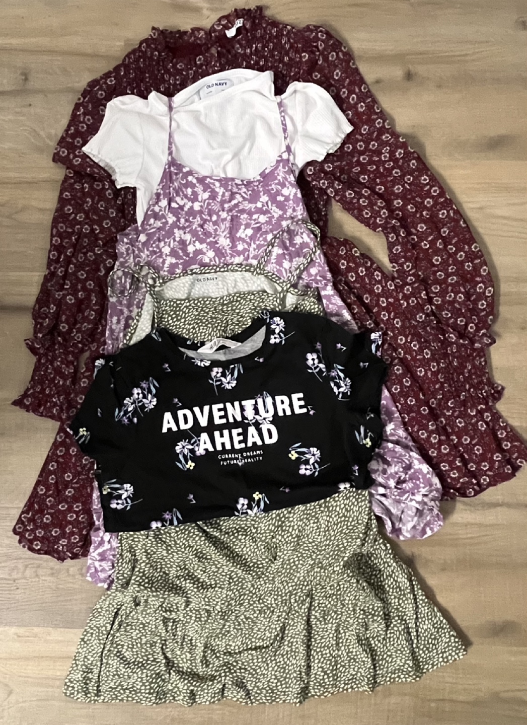 Bundle of Girls' Clothing (Old Navy, H&M,Suzy )
