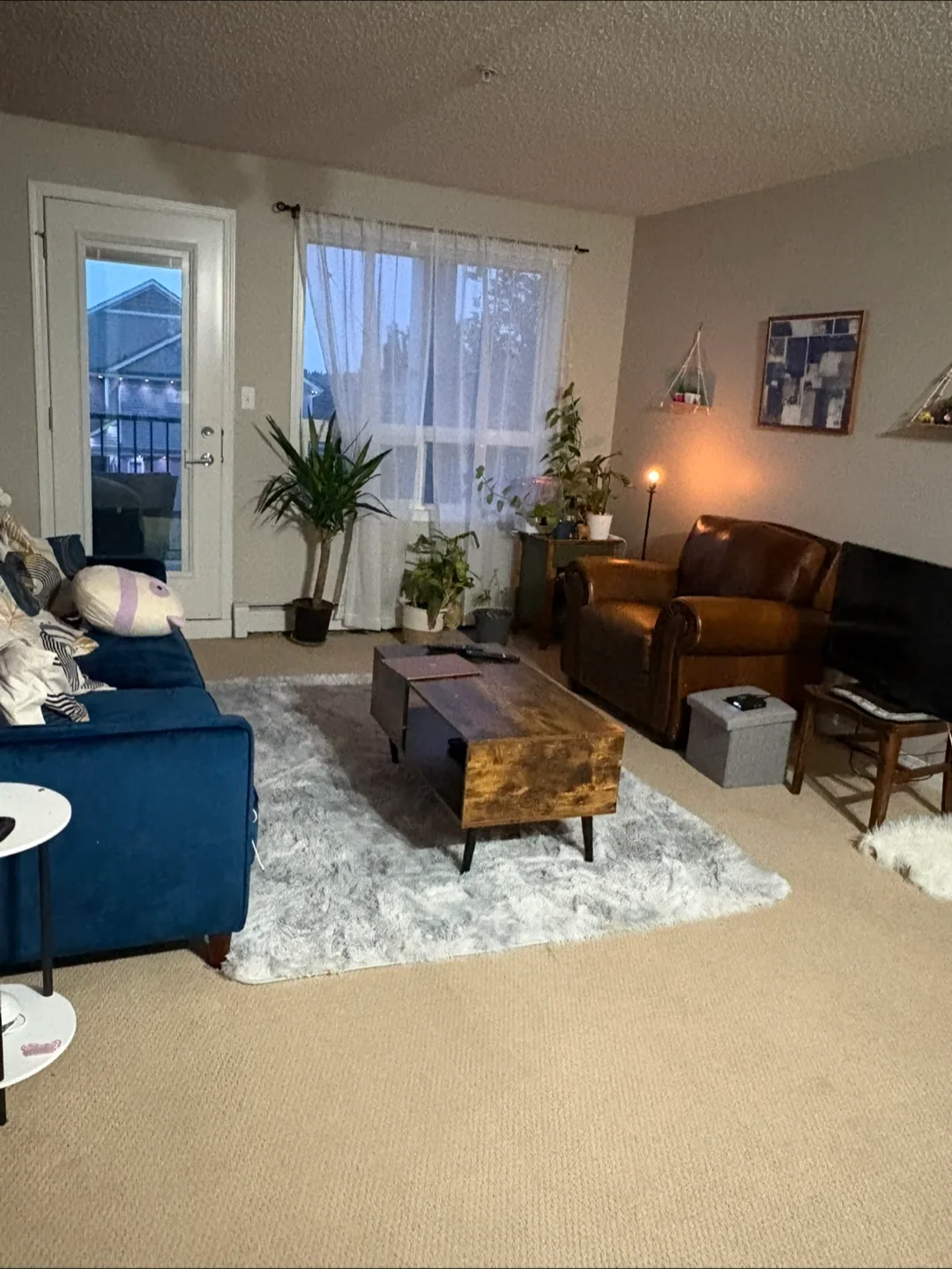 Room and private bathroom for rent thumbnail