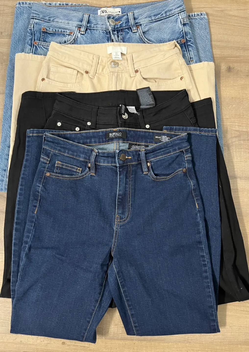 Size 4 Jeans Bundle (4 pairs) thumbnail