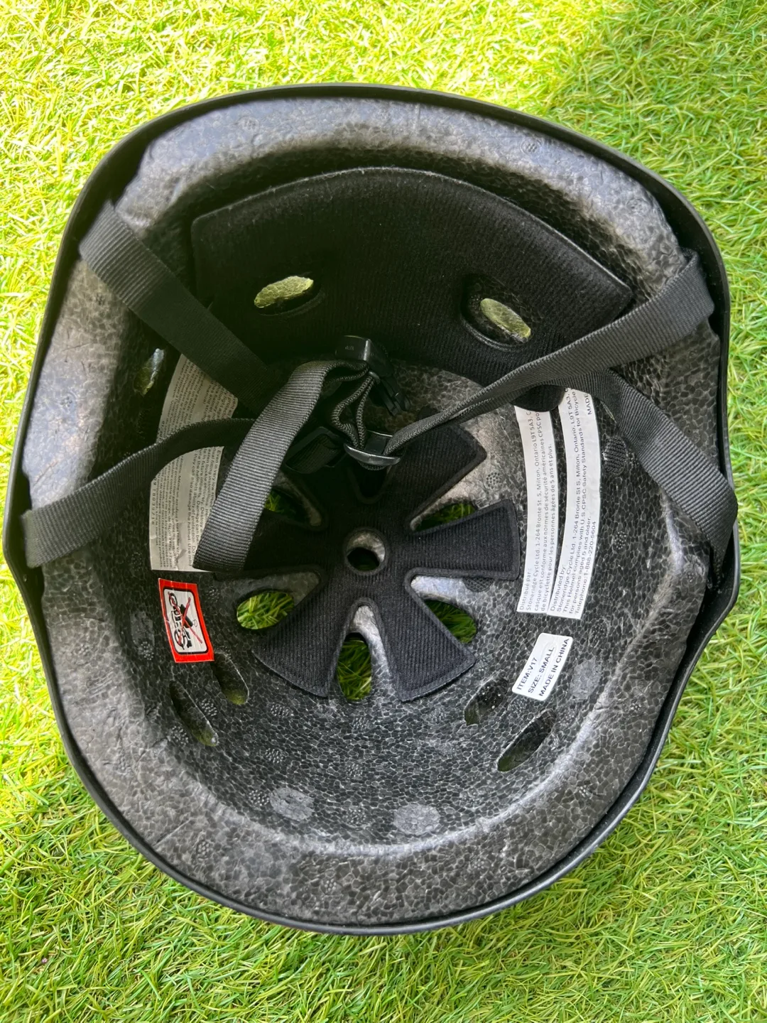 Razor Black Helmet image indicator(3)