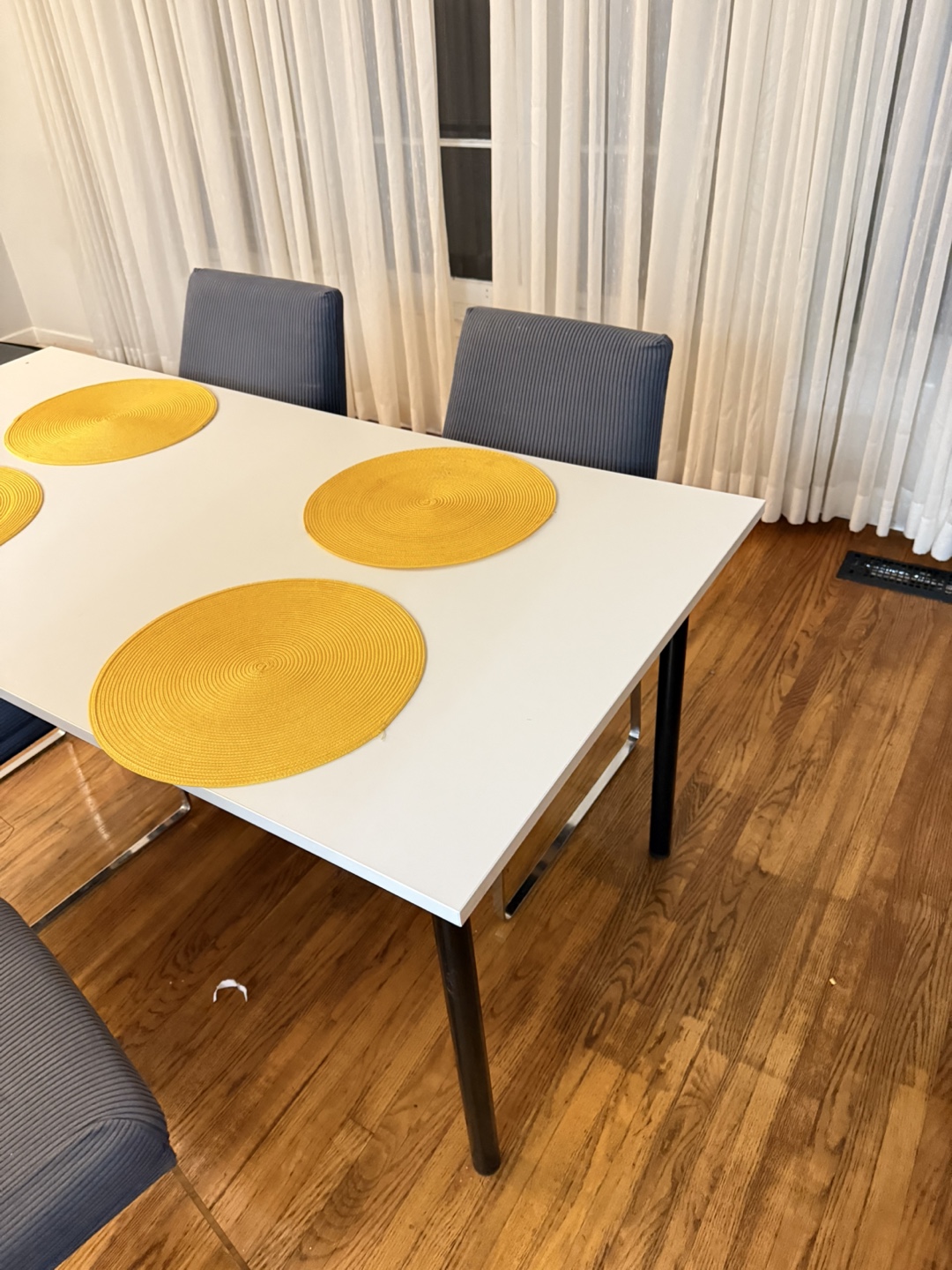 White Dining Table with 4 Grey Chairs - photo 5