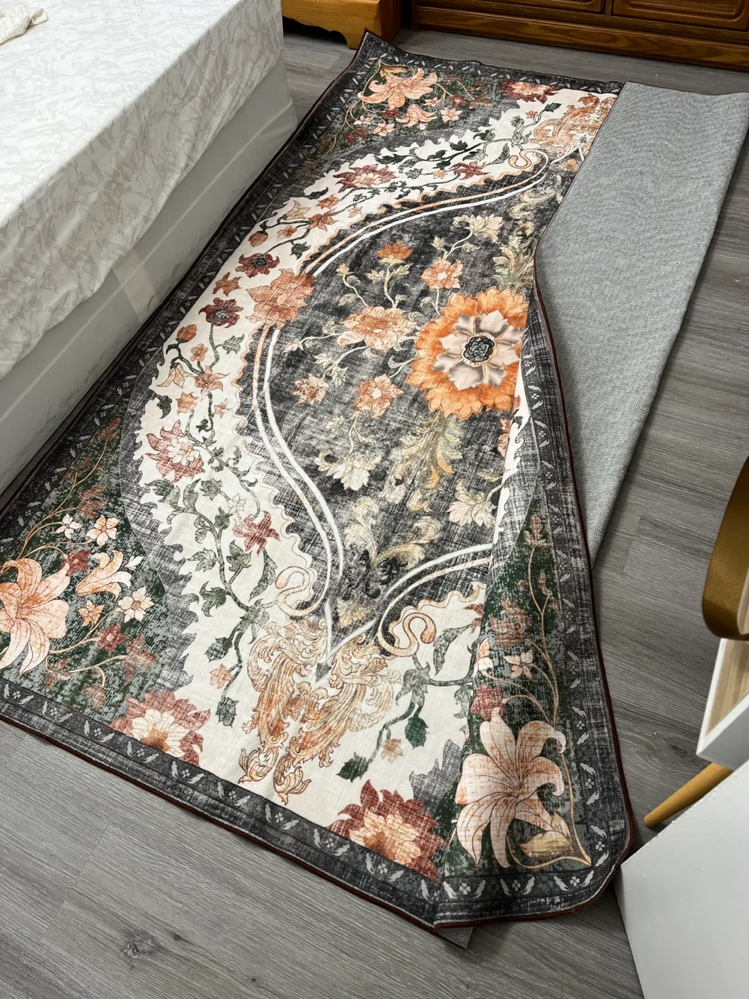Floral Area Rug - Faux Cashmere image indicator(2)